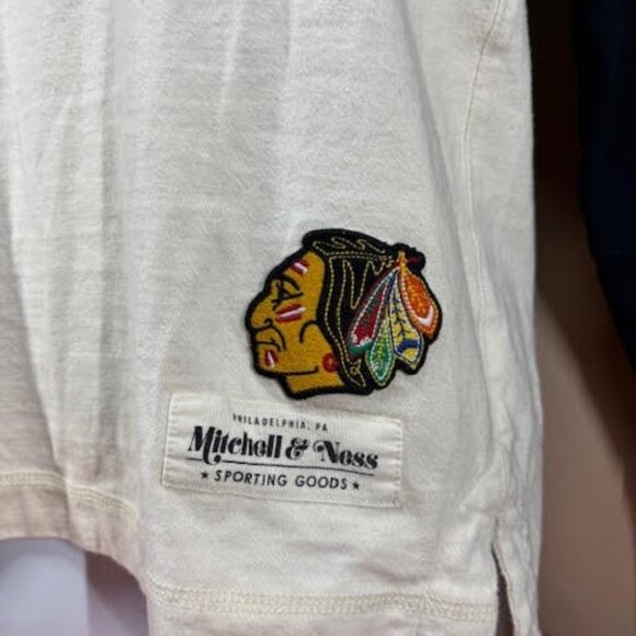 Chicago Blackhawks NHL Mitchell Ness Long Sleeve Shirt Women's Small Embroidered - Picture 5 of 6